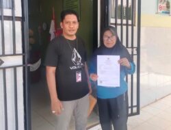 DISDAGKOP-UKMP Serahkan Sertifikat Halal Kantin SMK Negeri 2 Tomoni
