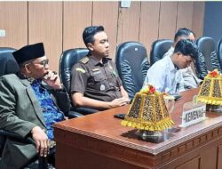 Kemenag Luwu Timur Hadiri Rapat Paripurna DPRD, Kasubbag TU Pimpin Pembacaan Doa
