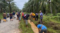 Warga Dusun Batangge Bersama Pemdes Lagego Gotong Royong Bersihkan Drainase Pascabanjir