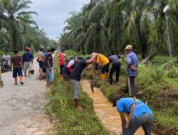 Warga Dusun Batangge Bersama Pemdes Lagego Gotong Royong Bersihkan Drainase Pascabanjir
