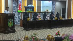 Kemenag Luwu Timur Pimpin Doa pada Rapat Paripurna DPRD
