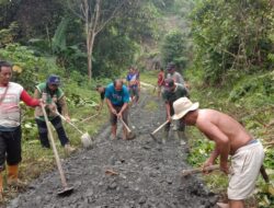 Pemdes Rantemario Gotong Royong Jumat Bersih Digelar di Dusun Tengkositu