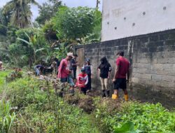 Sinergi Pemdes Lagego, BPD, dan Mahasiswa KKN Gotong Royong Bersihkan Drainase di Desa Lagego