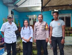 Disdagkop-UKMP Kabupaten Luwu Timur Awasi Langsung Penyaluran LPG 3 Kg di Desa Manunggal