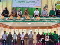 Pemkab Luwu Timur Salurkan Tali Asih Marbot, Sekcam Malili Hadiri Kegiatan di Masjid Babul Khair