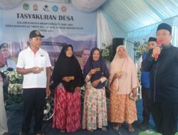 Bupati Luwu Timur Serahkan Kartu Lansia kepada Warga Wonorejo Timur, Wujud Komitmen Meningkatkan Kesejahteraan Lansia