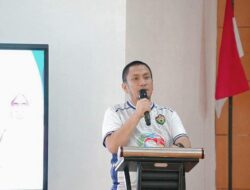 Lepas Kontingen Porsenjar PGRI, Bupati Lutim Janjikan Bonus Jika Masuk Lima Besar