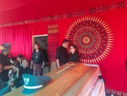 Kepala Desa Manggala Melayat ke Rumah Duka, Sampaikan Belasungkawa atas Wafatnya Sahabat Karib Kades Rinjani