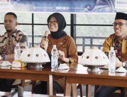 Kadis Kominfo-SP Bekali Pengurus PKK dan Aparat Desa Balantang Keterampilan Public Speaking‎