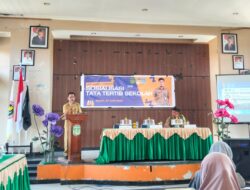 Camat Tomoni Ajak Orang Tua dan Sekolah Perkuat Kolaborasi dalam Mendidik Generasi Berkarakter
