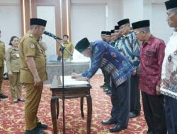 ‎Kukuhkan Dewan Pendidikan Lutim, Bupati : Perkuat Pengawasan dan Tingkatkan Mutu Pendidikan