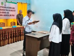 PJ Kades Beringin Jaya Lantik dan Ambil Sumpah Perangkat Desa serta Unsur Staf Desa