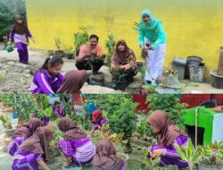 Jumat Bersih Juara, UPT SDN 147 Wonorejo Dukung Program Bupati Luwu Timur