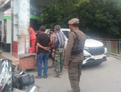 Oknum Pengendara Mobil Diduga Terobos Antrean Pertalite di SPBU Tomoni, Abaikan Teguran Satpol PP