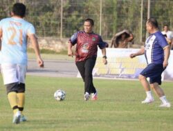 Bupati Irwan Cetak Gol, Tim Pemkab Taklukkan DPRD pada Laga Ekshibisi Penutupan Turnamen Antar-OPD