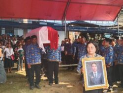 Pemdes Teromu Lepas Kepergian Purnabakti Sekdes dan Tokoh Pelayan Gereja