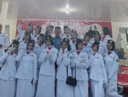 Paskibraka Kecamatan Tomoni Sukses Laksanakan Penurunan Bendera HUT RI ke-81