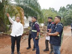 Pastikan Tepat Waktu, Irwan Pantau Langsung Renovasi Rujab Bupati