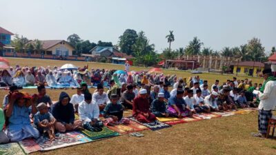 Shalat Istisqa Digelar di Lapangan Mulyasri, Warga Bersama Memanjatkan Doa Memohon Hujan