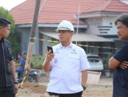 Bupati Irwan Tinjau Lapangan Karelai, Targetkan Fasilitas Olahraga Makin Representatif