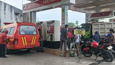 Meski Antrean Panjang, Ambulans Tetap Diprioritaskan di SPBU Tomoni