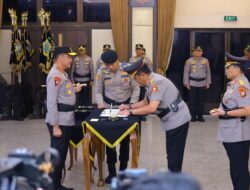 Suyudi Ario Seto Kapolri: Lantik Irjen Pol. Dr. M. Awal Chairuddin sebagai Kapolda Sulsel Gantikan Irjen Pol. Djuhandhani Rahardjo Puro