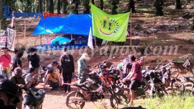 WARGA TRANSMIGRASI MANTADULU, TARIPA, TAWAKUA, LUWU TIMUR BERSAMA SERIKAT PETANI SIAP MELAWAN PTPN NUSANTARA XIV