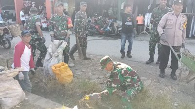 Musim Hujan, Waspadai Nyamuk Berkembang Biak, Koramil 1403-14/Mangkutana Kodim 1403/Palopo Melaksanakan Gotong Royong Kelurahan Tomoni.