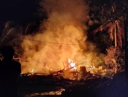 API MENGAMUK DIDESA BERINGIN JAYA SATU RUMAH WARGA HANGUS TERBAKAR.