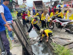 AKSI CLEAN UP HPSN 2025: SINERGI PEMUDA KECAMATAN TOMONI CINTA LINGKUNGAN.