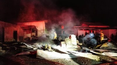 KEBAKARAN RUMAH WARGA DI DESA BERINGIN JAYA DI DUGA AKIBAT KORSLETING LISTRIK