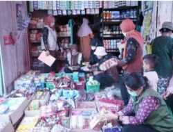 Sasar Pasar Wasuponda, Tim Terpadu Temukan Banyak Produk Kadaluwarsa