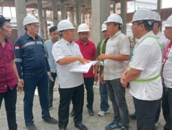 Bupati Luwu Timur Tinjau Proyek Pasar Tomoni, Tahap Pertama Rampung Maret.