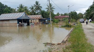 Tanggul Sungai Pawosi Jebol, Desa Tabaroge Terendam Banjir