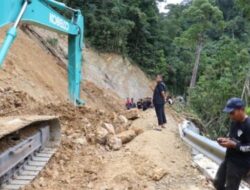 Longsor Tutup Akses Sulsel-Sulteng, Bupati Irwan Turun Langsung