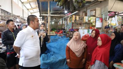 Bupati Luwu Timur Gratiskan Biaya Kebersihan di Pasar Malindungi Sorowako