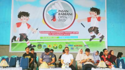 Staf Ahli Ekonomi dan Keuangan Buka Turnamen Bulutangkis Antar SD di Malili