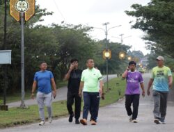Bupati Irwan Awali Jumat Pagi dengan Jalan Sehat dan Apel Bersama Tim Kebersihan