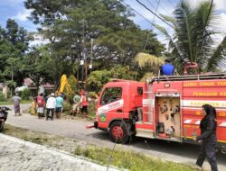 Pemdes Benteng, DAMKAR, dan PTPN Bersinergi Bersihkan Drainase di Perbatasan Lambarese, Benteng
