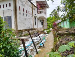 BANGUNAN RUMAH WARGA DESA WONOREJO,TERANCAM AKIBAT ABRASI SUNGAI BOSI WONOREJO MANGKUTANA