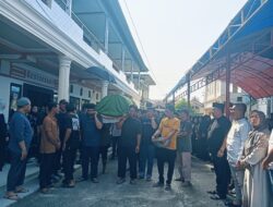 Suasana Rumah Duka Ibunda Anggota DPRD Luwu Timur Dwi Heryanto dan Rully Sudaryanto Dipenuhi Pelayat