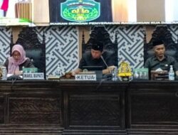 Wabup Puspawati Sampaikan Jawaban Atas Pandangan Fraksi Ranperda APBD 2024