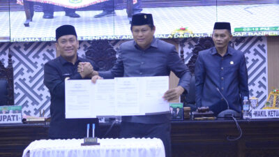 Rapat Paripurna dipimpin Oleh Ketua DPRD Luwu Timur
