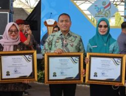 Bupati, Wabup, dan Ketua TP PKK Lutim Terima Penghargaan dari Menteri Pembangunan Keluarga